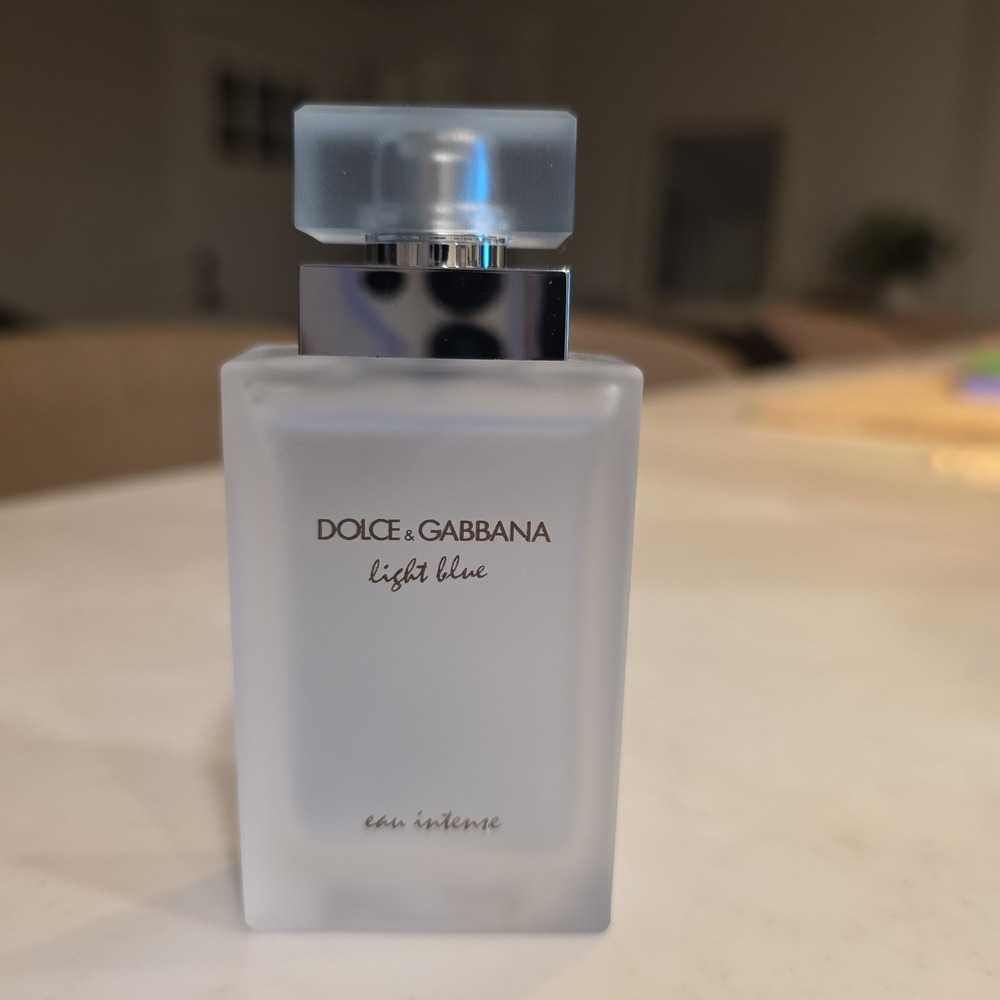 Dolce & Gabbana Light Blue Eau Intense 0.84 oz EDP Spray Women Perfume Authentc